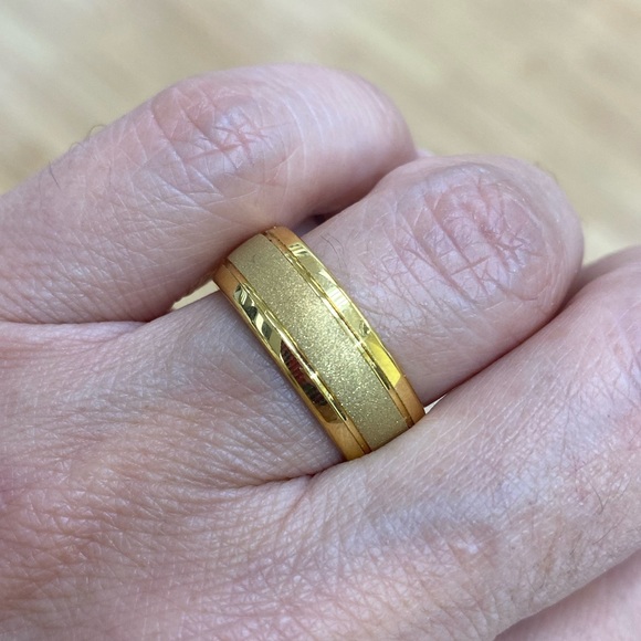 8mm Men Women Tungsten Ring Yellow Gold plated Sand tone finish - Picture 2 of 8